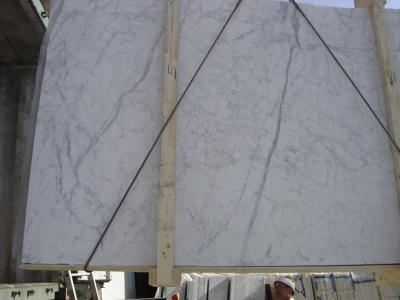 Statuarietto marbre, surface de dalle – Marmi di Carrara – gris, anthracite (45)