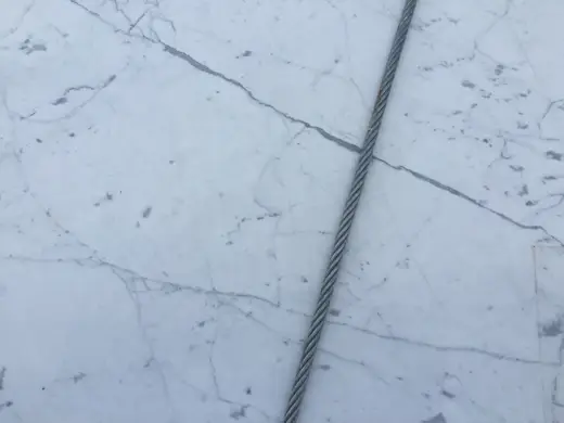 Statuarietto marmo, superficie di lastra – Marmi di Carrara – grigio chiaro (5)