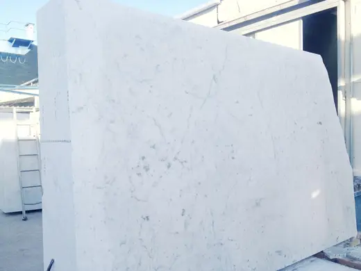 Statuario marbre, surface de dalle – Marmi di Carrara – gris clair, ivoire (10)