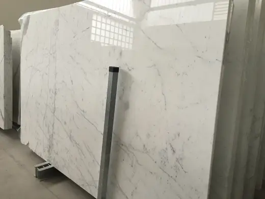 Statuario marbre, surface de dalle – Marmi di Carrara – gris clair, anthracite (12)