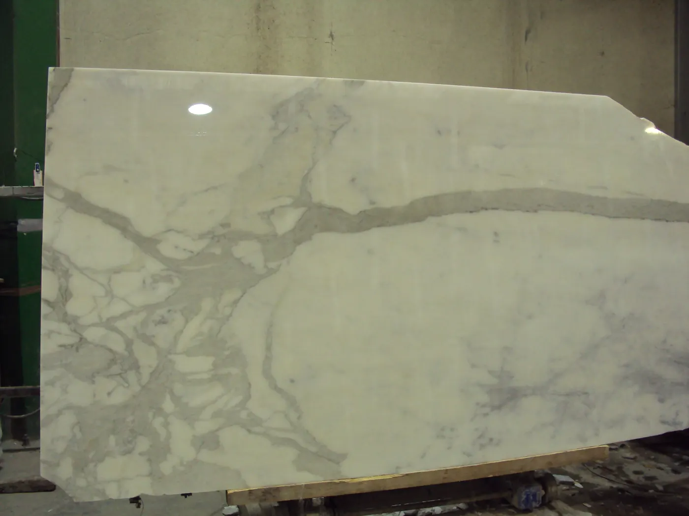 Statuario marble slab surface – Marmi di Carrara – grey, charcoal (35)