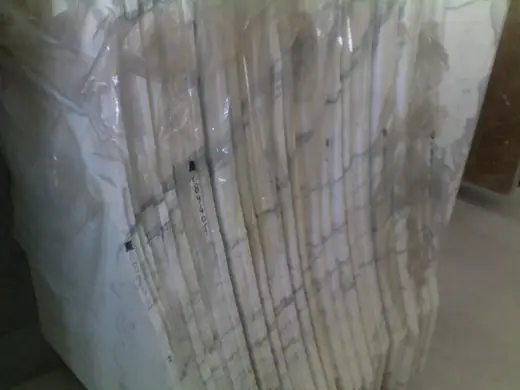 Statuario marbre, surface de dalle – Marmi di Carrara – gris, vert (55)