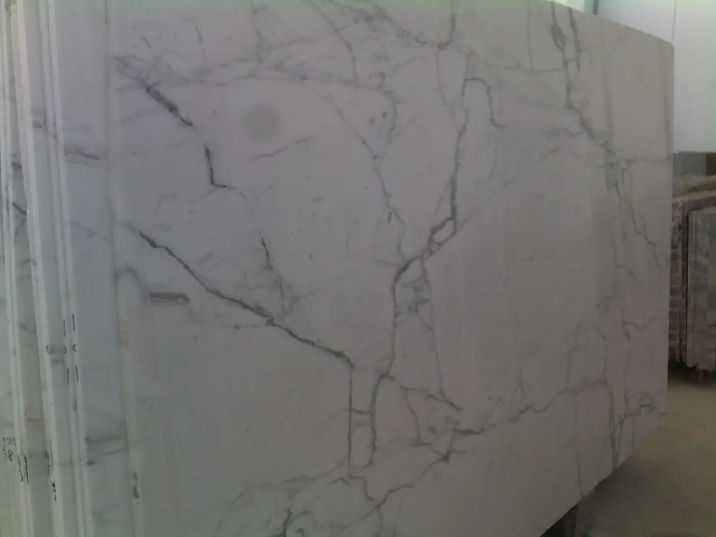 Statuario marmo, superficie di lastra – Marmi di Carrara – grigio, verde (58)