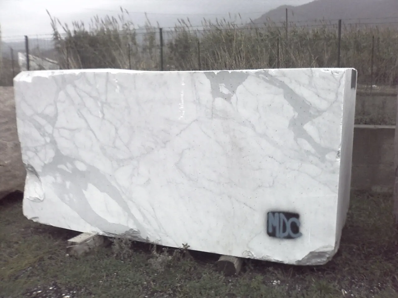 Statuario Marmor, Plattenoberfläche – Marmi di Carrara – elfenbein, anthrazit (75)