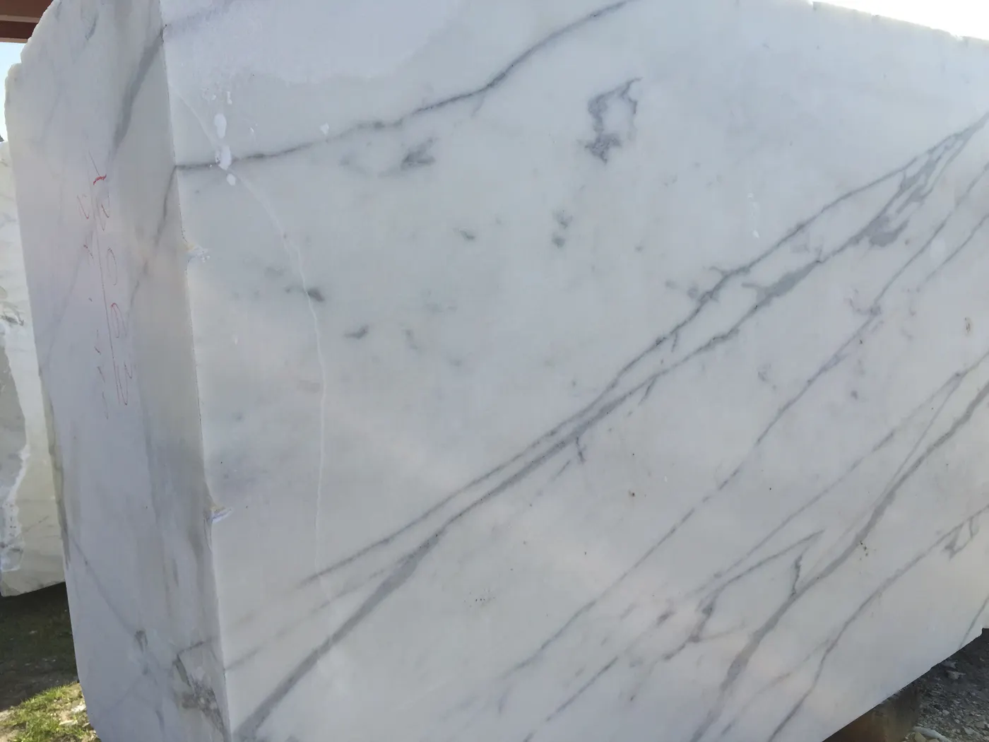 Statuario Extra mármol, superficie de losa – Marmi di Carrara – gris claro, gris (2)