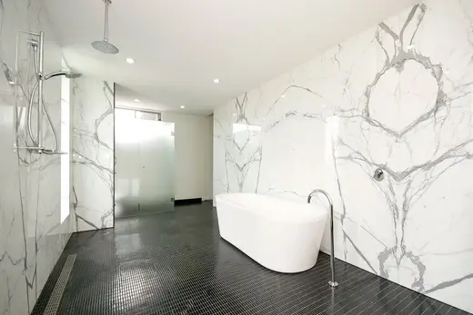 Statuario Extra marble bathroom – Marmi di Carrara – white, light grey (31)