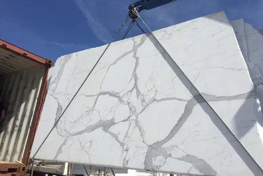 Statuario Extra marble slab surface – Marmi di Carrara – ivory, charcoal (40)