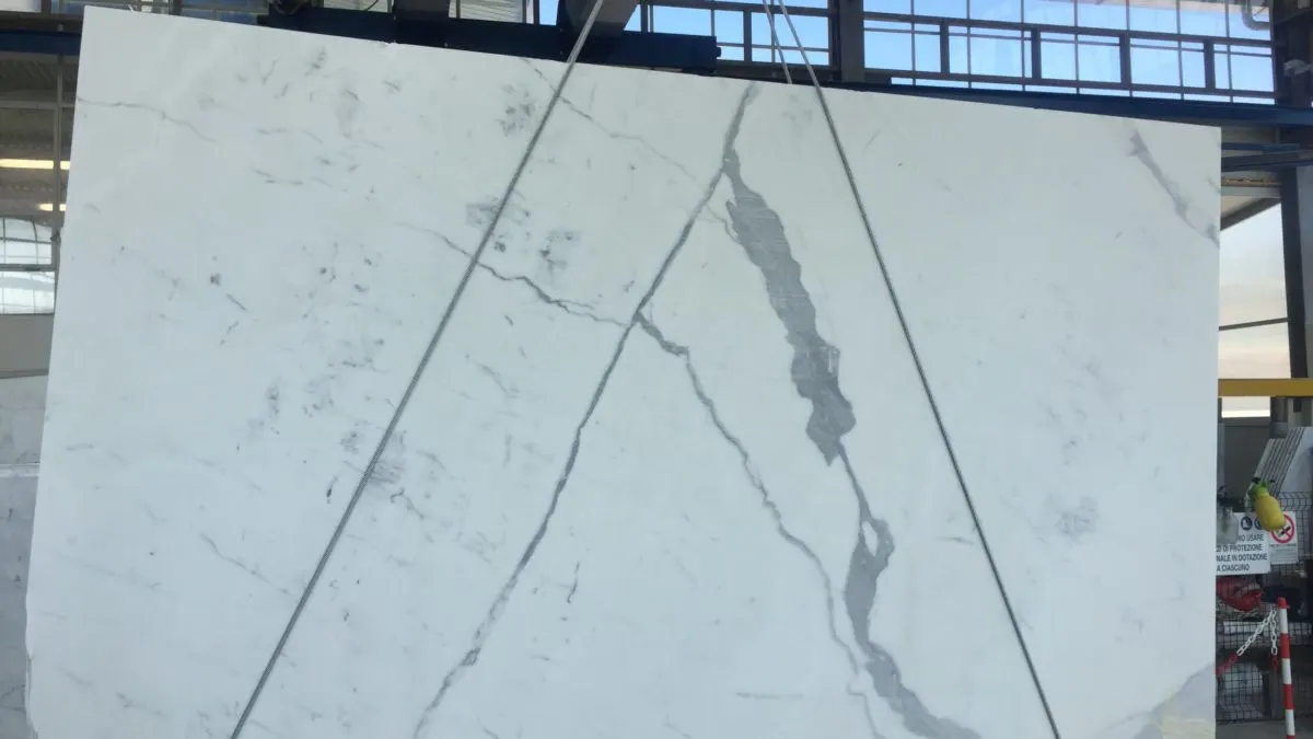 Statuario Extra marble slab surface – Marmi di Carrara – light grey, grey (43)