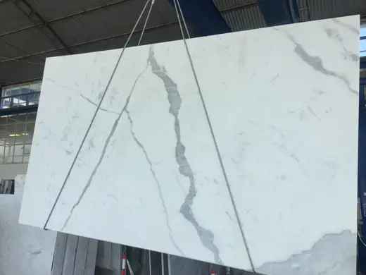 Statuario Extra marble slab surface – Marmi di Carrara – ivory, charcoal (47)