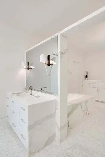 Statuario Extra marble surface detail – Marmi di Carrara – light grey, ivory (52)
