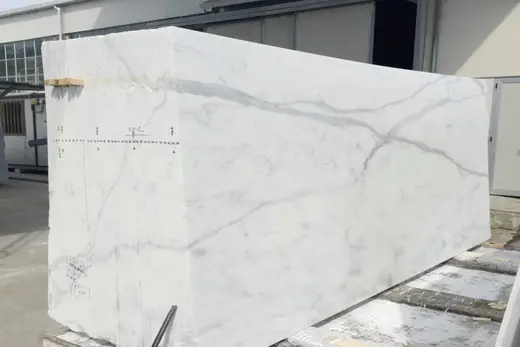 Statuario Extra marble slab surface – Marmi di Carrara – ivory, green (74)
