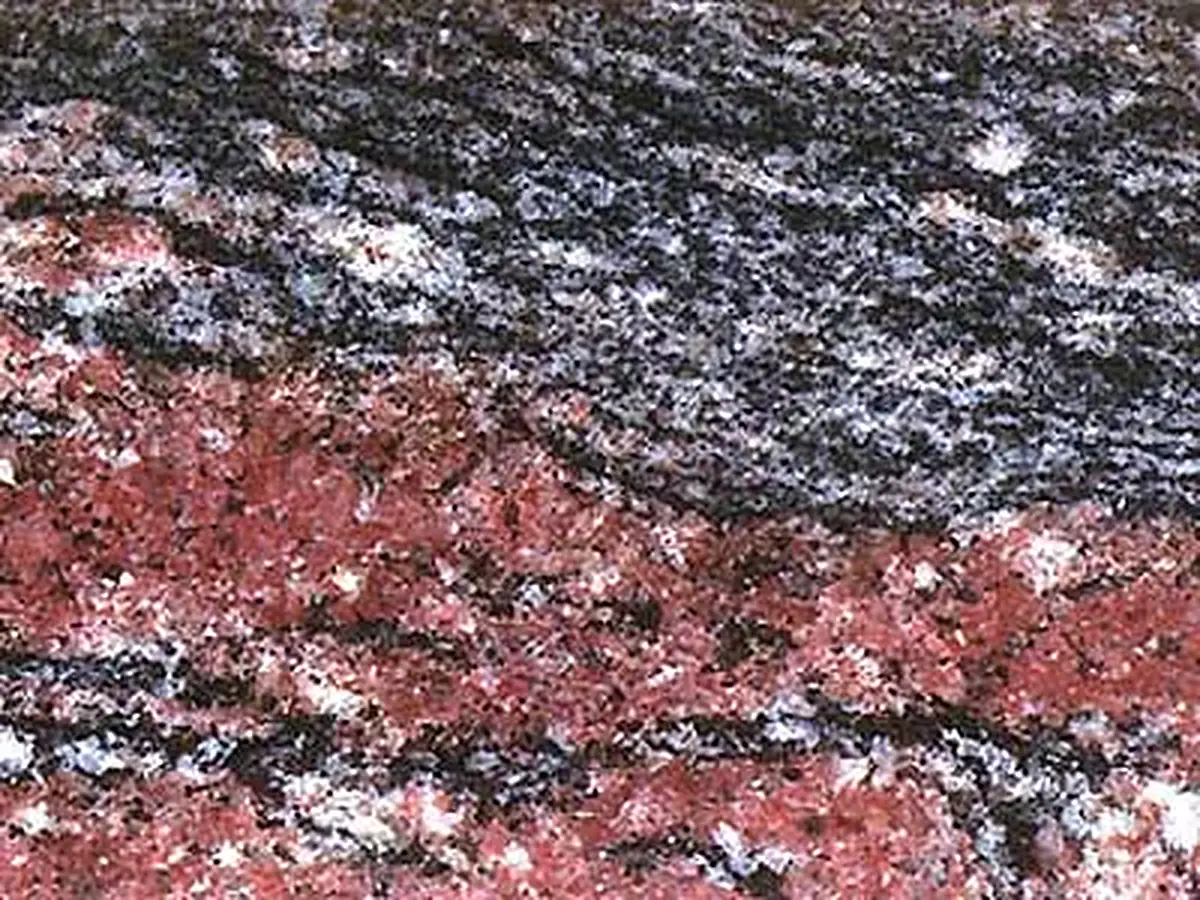 Tropical Tiffany гранит, полированный образец – Marmi di Carrara – антрацитовый, фиолетовый (1)