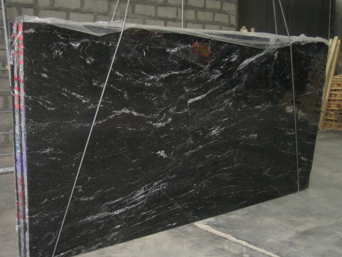 Tundra Red marble slab surface – Marmi di Carrara – black, grey (2)