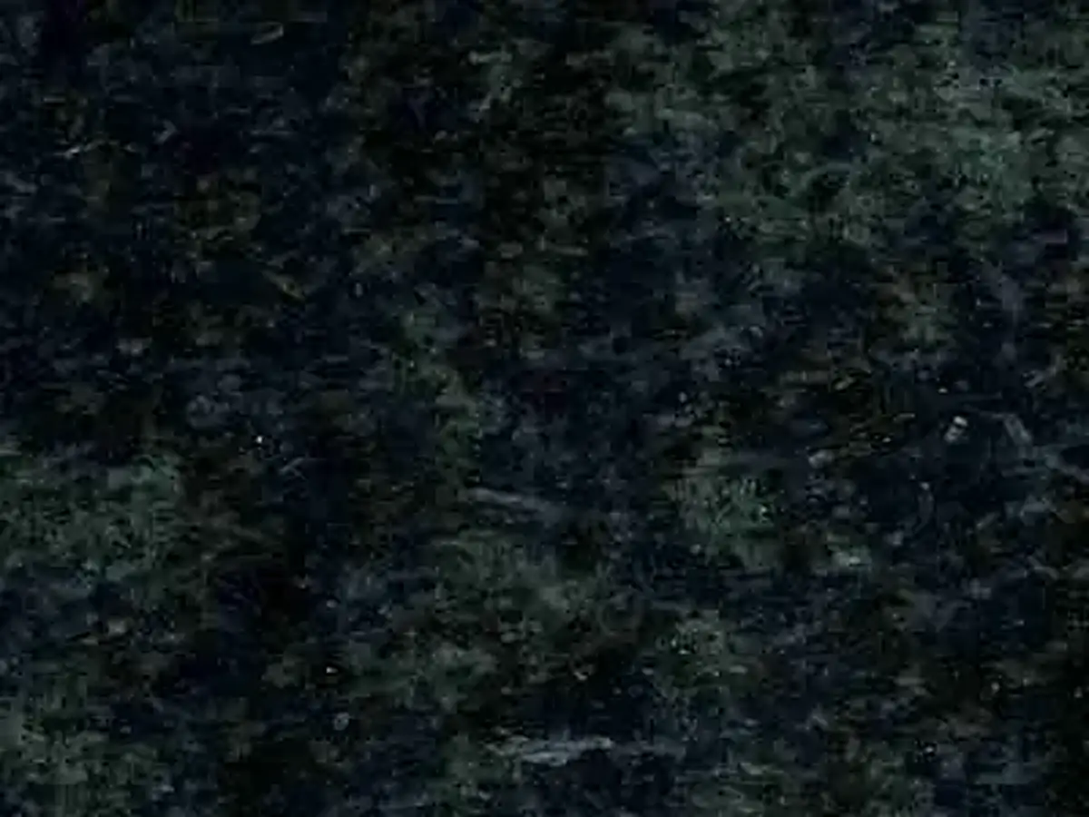 Urmiah Green granit, échantillon poli – Marmi di Carrara – noir (1)