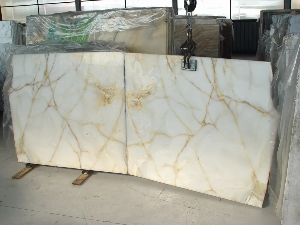 White Onyx Onyx, Plattenoberfläche – Marmi di Carrara – hellgrau, beige (6)