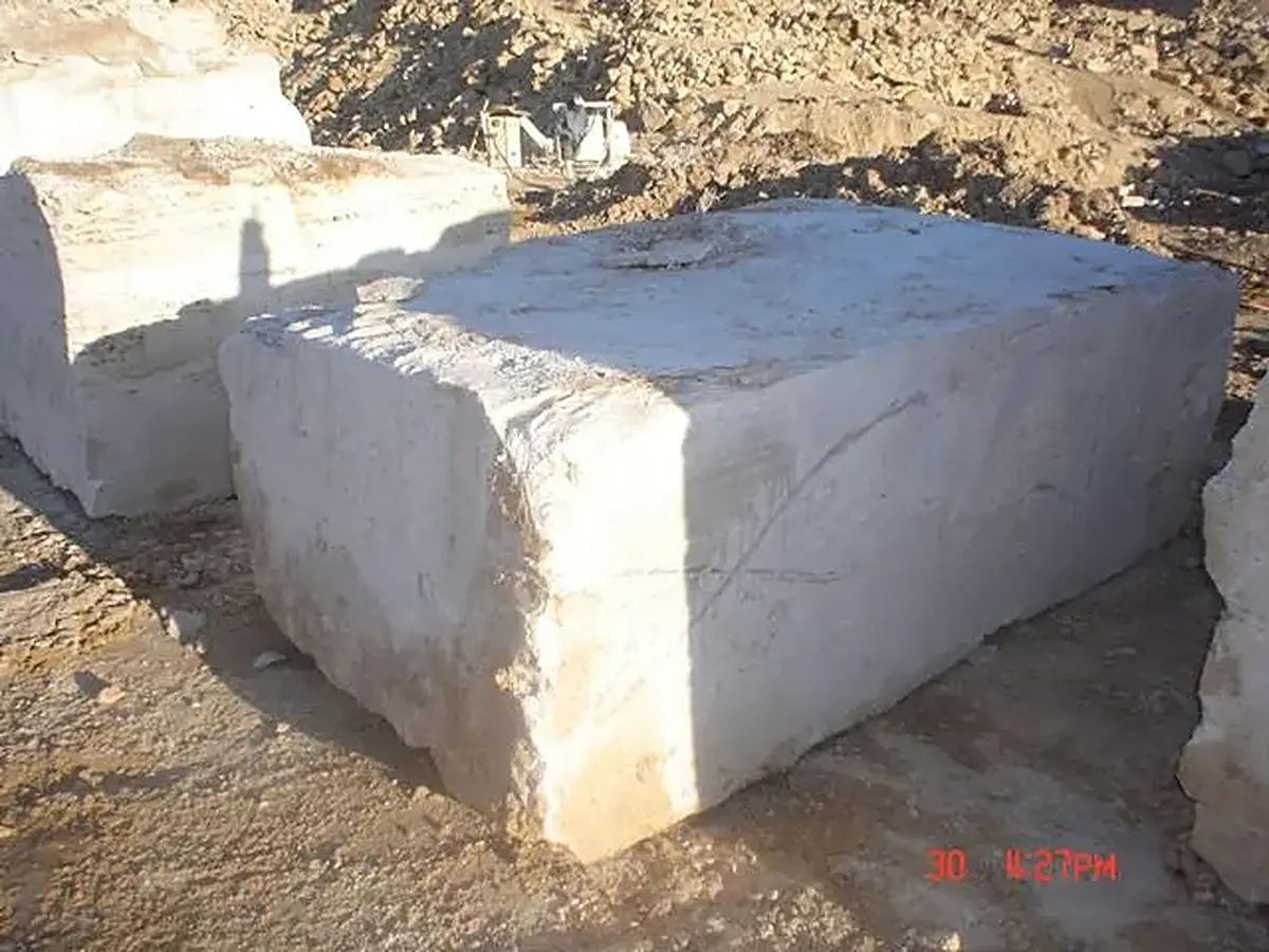 White Travertine travertin, surface de dalle – Marmi di Carrara – gris, anthracite (1)